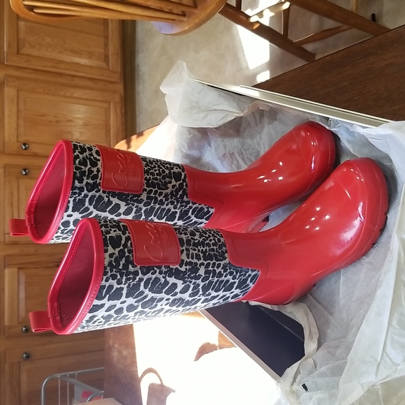 Tall Coach Rainboots Size 8